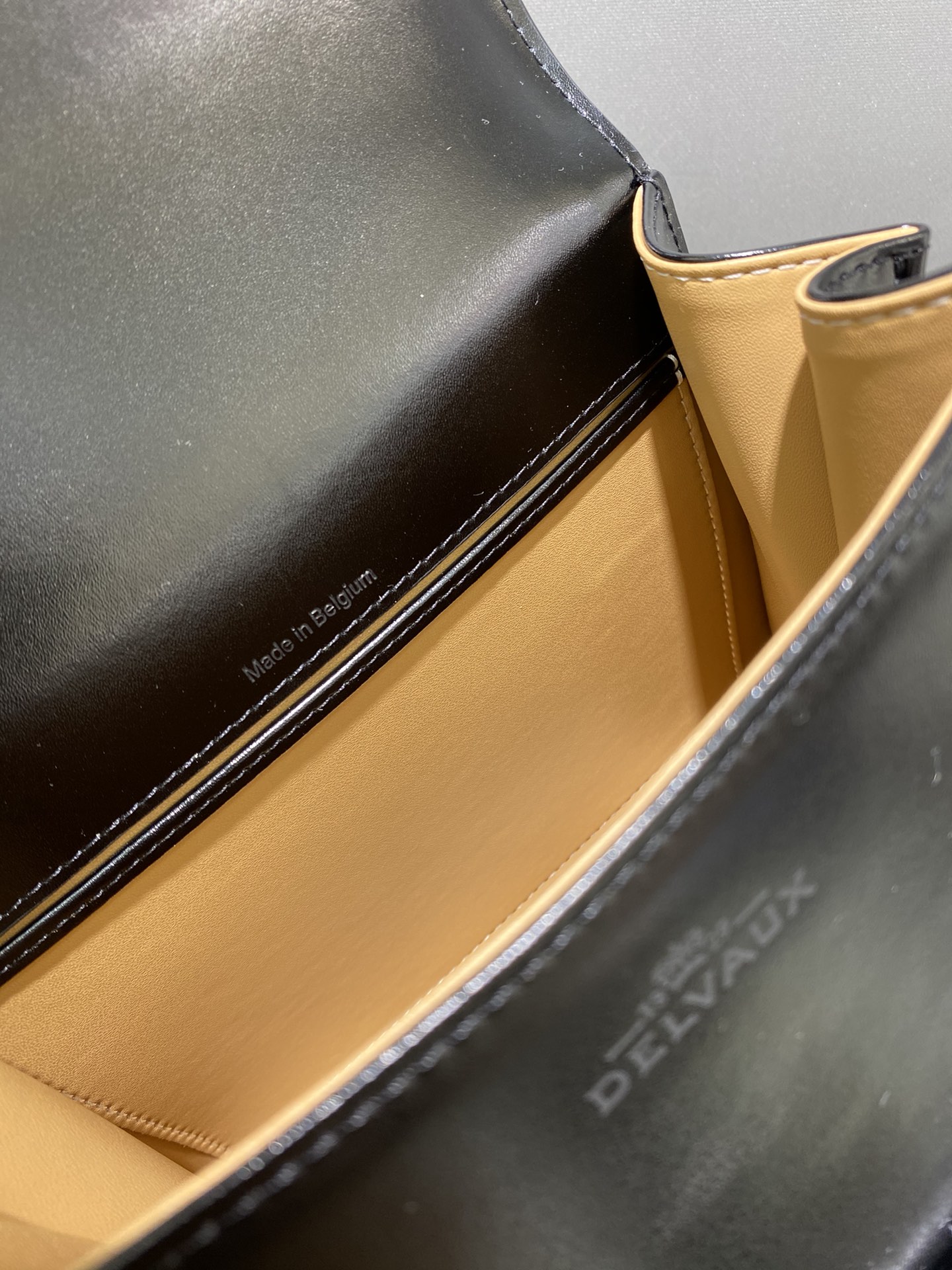 델보 레터링 브리앙 박스백 미니